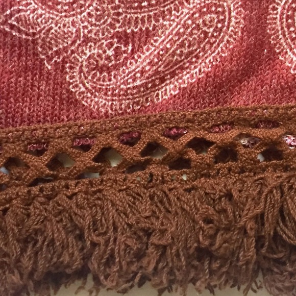 NWT Ombré Fringe Asymmetric Hem Sweater - Picture 3 of 3