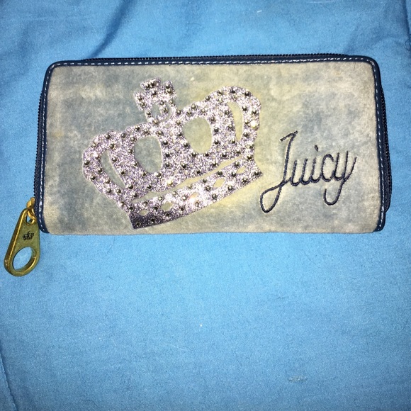 Juicy Couture Zip Wallet