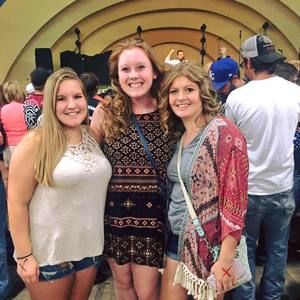 Meet your Posher, Emily