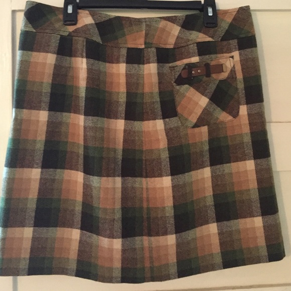 Loft , wool lined skirt .
