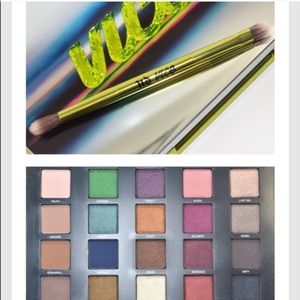 UD Vice 3 like new with pouch and brush