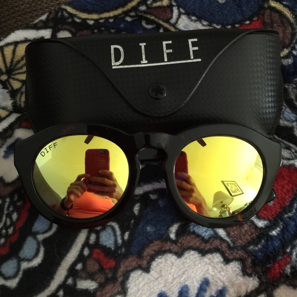 Diff eyewear gold tortoise frames