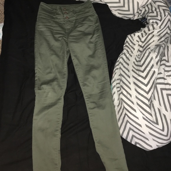 Dark green, high waisted, skinny jeans :)