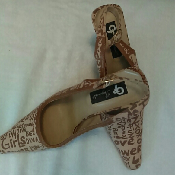 Shoes - Picture 3 of 4