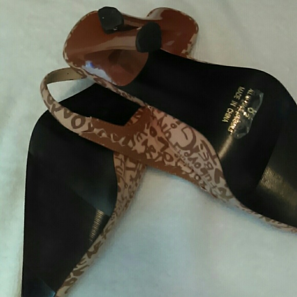Shoes - Picture 4 of 4