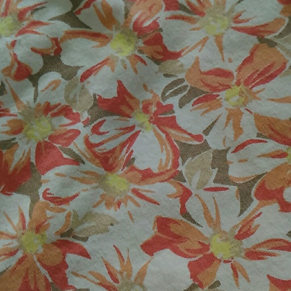 Flower Shorts - Picture 2 of 4