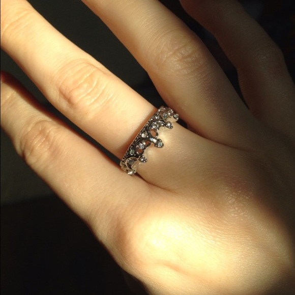 Crown ring - Picture 2 of 3