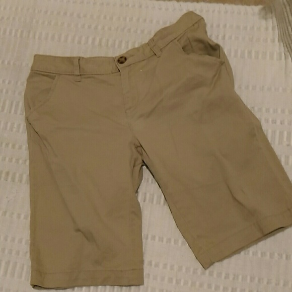 Khaki bermuda shorts