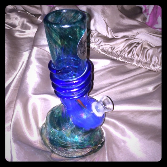 A bong 😈‼️
