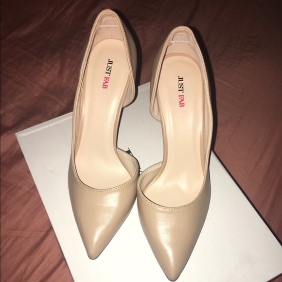 Adorable JustFab nude pumps - Picture 2 of 4