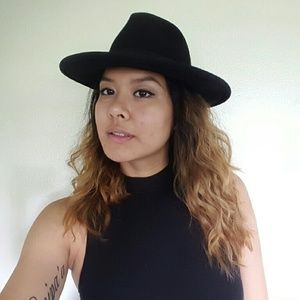 Meet your Posher, Elena