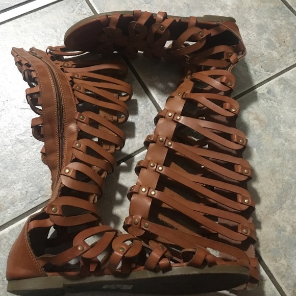 Tan gladiators