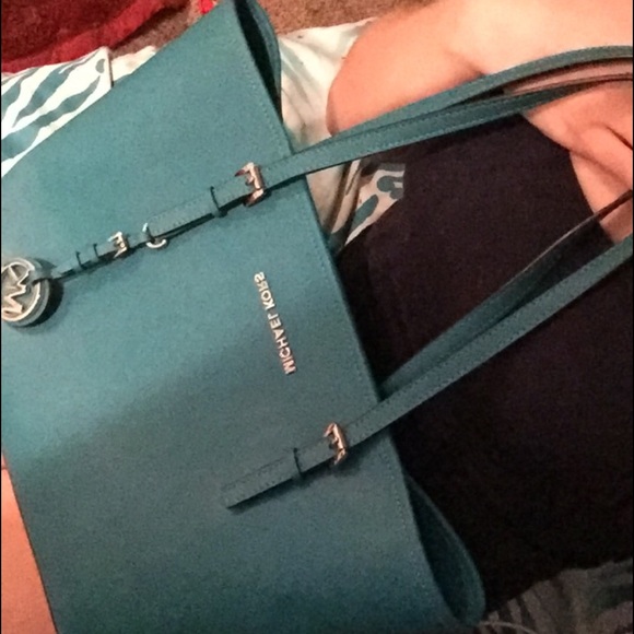 ❤️ONE HOUR SALE❤️Teal Michael Kors bag