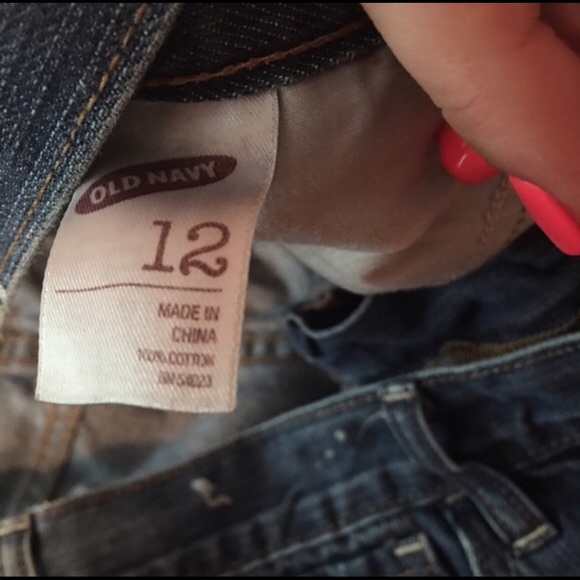 Adorable distressed old navy shorts - Picture 3 of 3