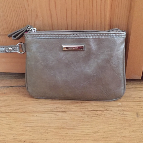Nine west wristlet!! Brand new with tags!