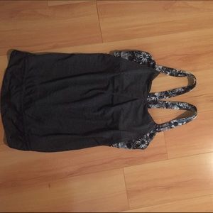 Lululemon tank top with built in bra