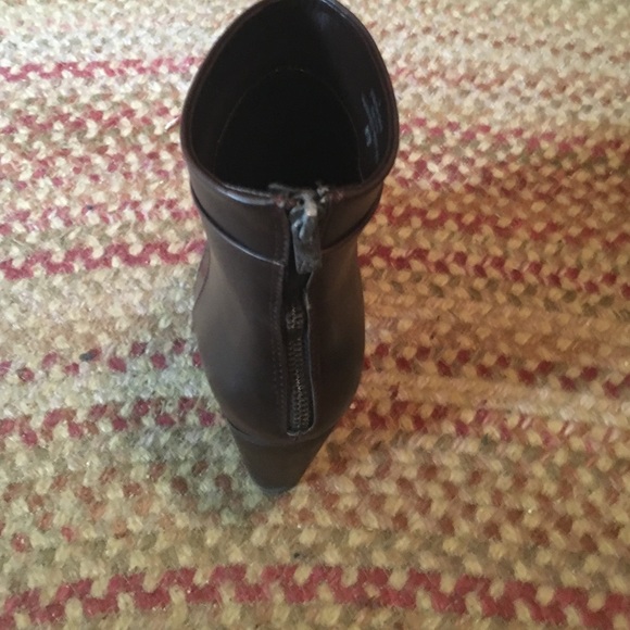 Brown ankle boogie - Picture 3 of 4