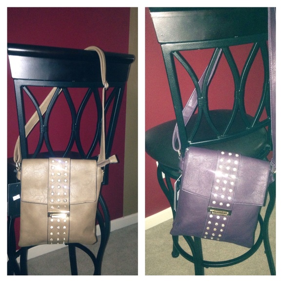 Hobo style shoulder bag