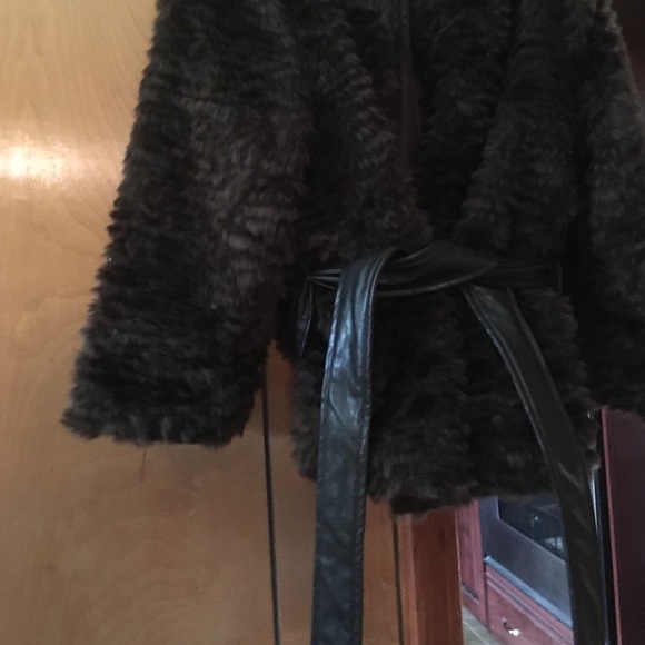 Faux Fur Topper. - Picture 3 of 4