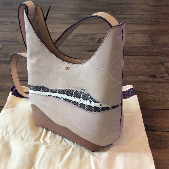 Tory Burch Landscape Patchwork Small Hobo - Picture 3 of 4