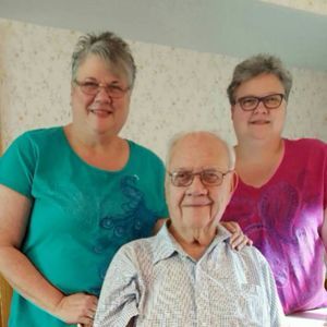 Meet your Posher, Dixie