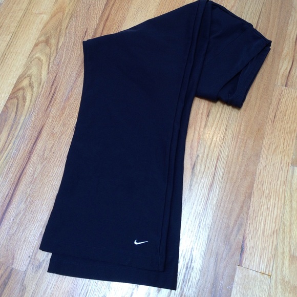 Nike cropped pant