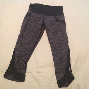 💲⬇️Lululemon Size 4 Crop with Pockets