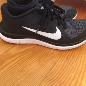 Nike Women's sneaker