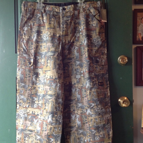 NWT CAMO PANTS - Picture 2 of 5