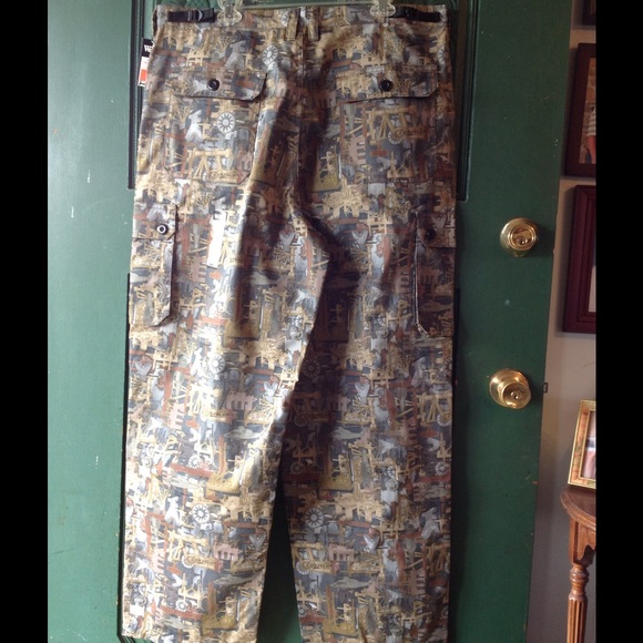 NWT CAMO PANTS - Picture 3 of 5