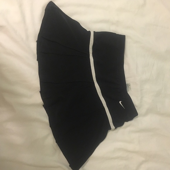 Nike fit dry black pleated tennis skort
