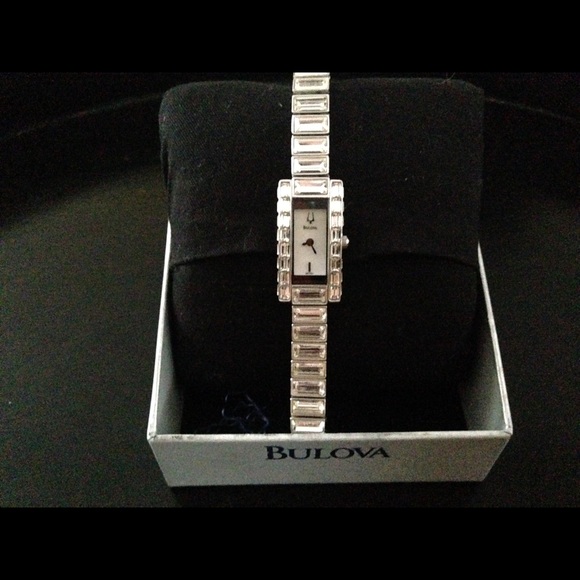 Bulova Crystal watch - Picture 3 of 4