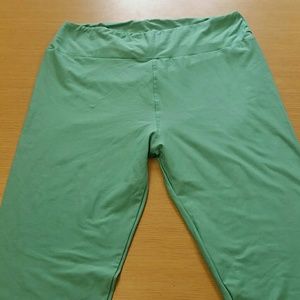 Tall and curvy leggings. Mint color.