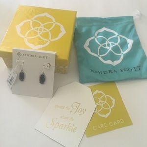 Kendra Scott Lee silver earrings in black opaque