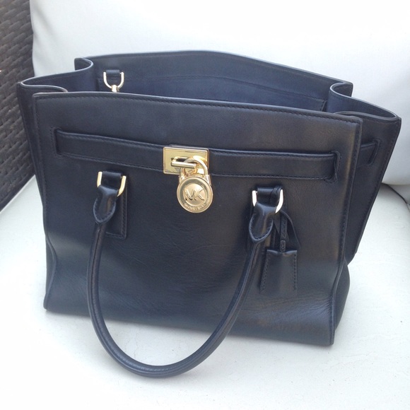 Michael Kors Hamilton Traveler Black Leather Purse