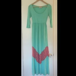 Beautiful maxi dress with lace detail, sz XS/S