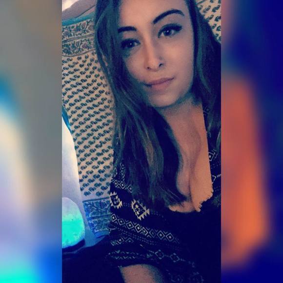 Meet your Posher, Courtney