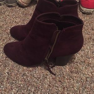 Maroon booties