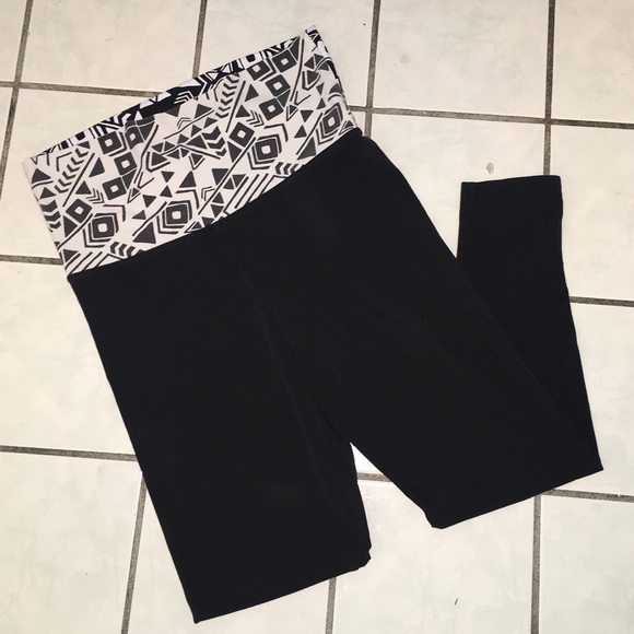 VS Pink yoga leggings