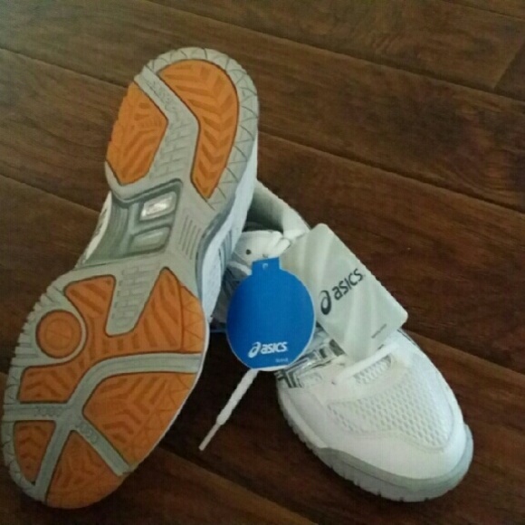 Shoes - Picture 2 of 2