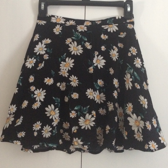 Forever 21 Daisy Skirt