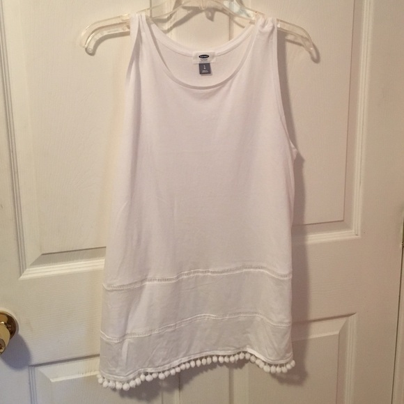 Old navy pompom white tank!
