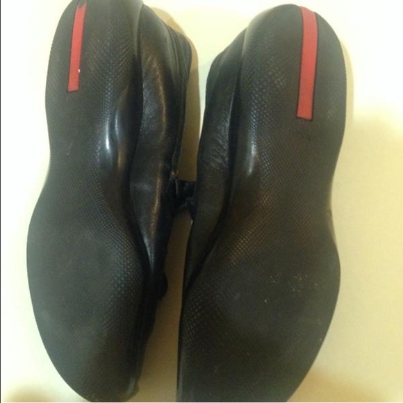 Authentic Prada leather classic toggle loafer - Picture 4 of 4