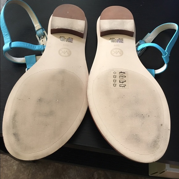 💥CLOSET CLOSING💥 - Picture 2 of 4