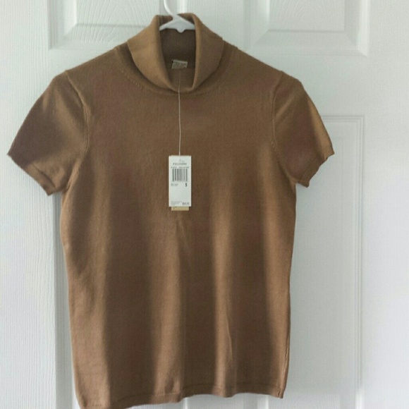 Short sleeve pullover - Picture 1 of 3