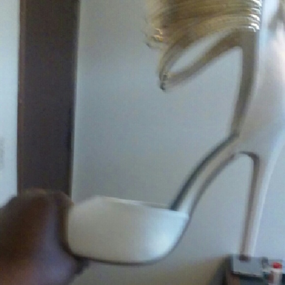 Shoes - Picture 2 of 4