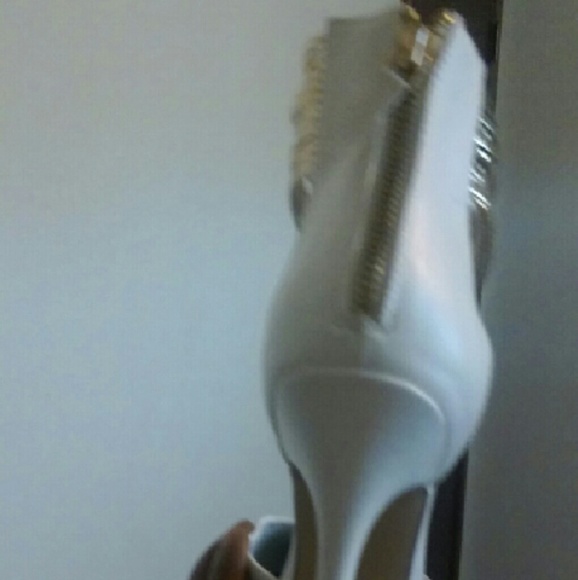 Shoes - Picture 3 of 4