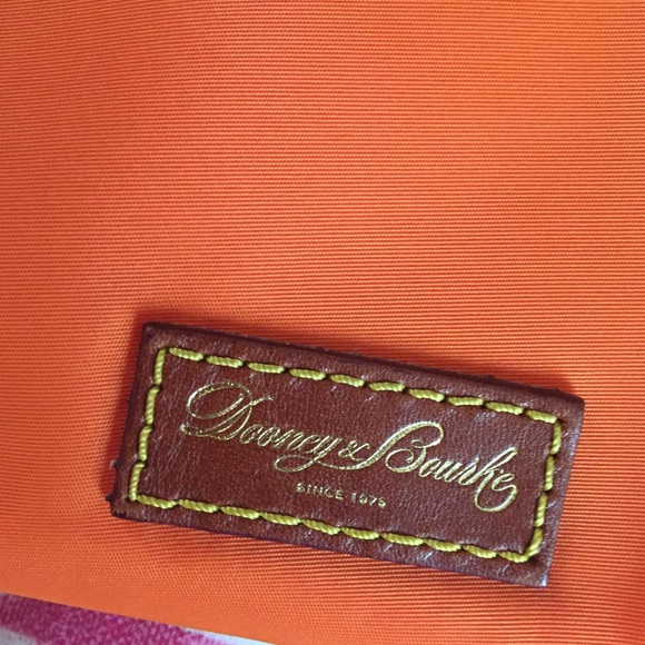 Dooney and Bourke cross body bag - Picture 2 of 2