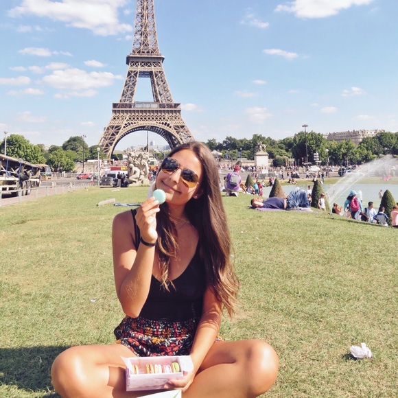 Meet your Posher, Olivia - Picture 2 of 2