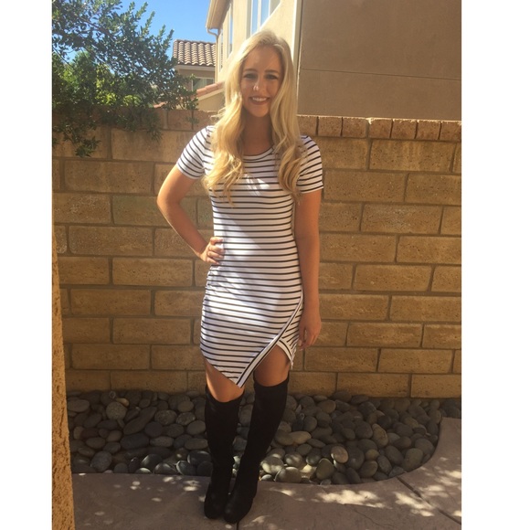 |Last One 🌟| B & W striped dress - Picture 3 of 4